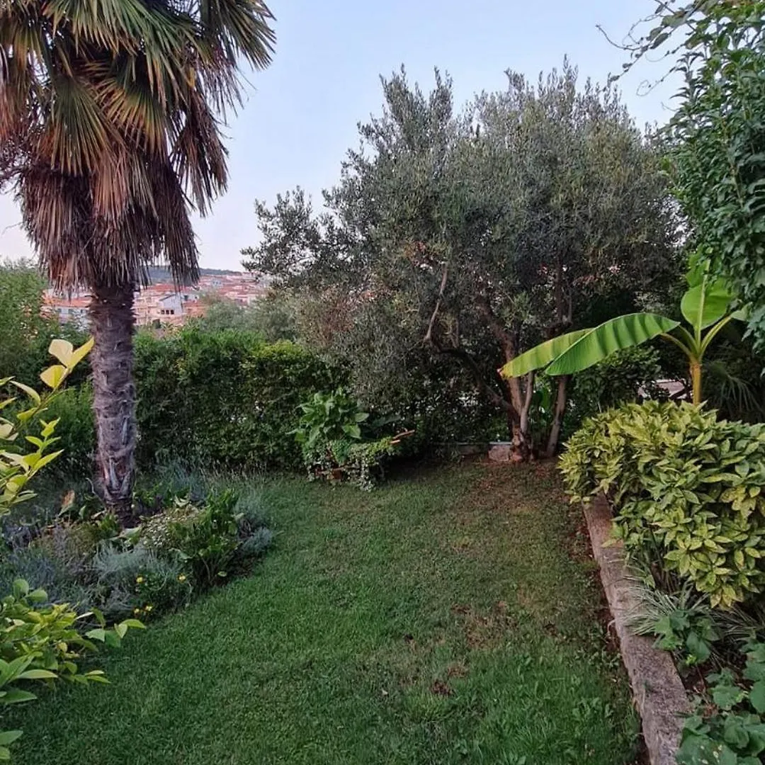 Apartments Jasmine Trogir Kroatien