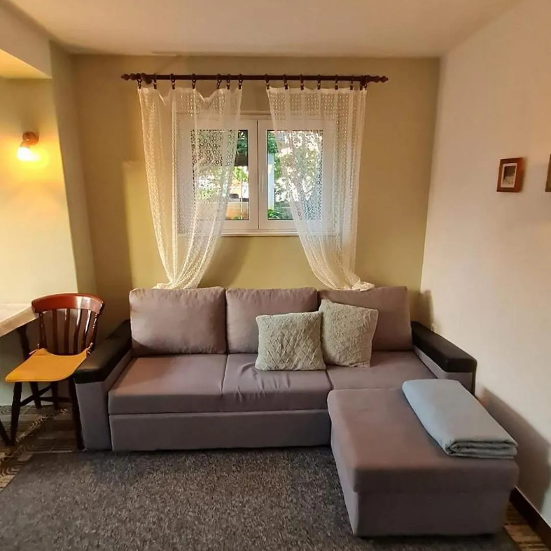 Apartments Jasmine Trogir Kroatien